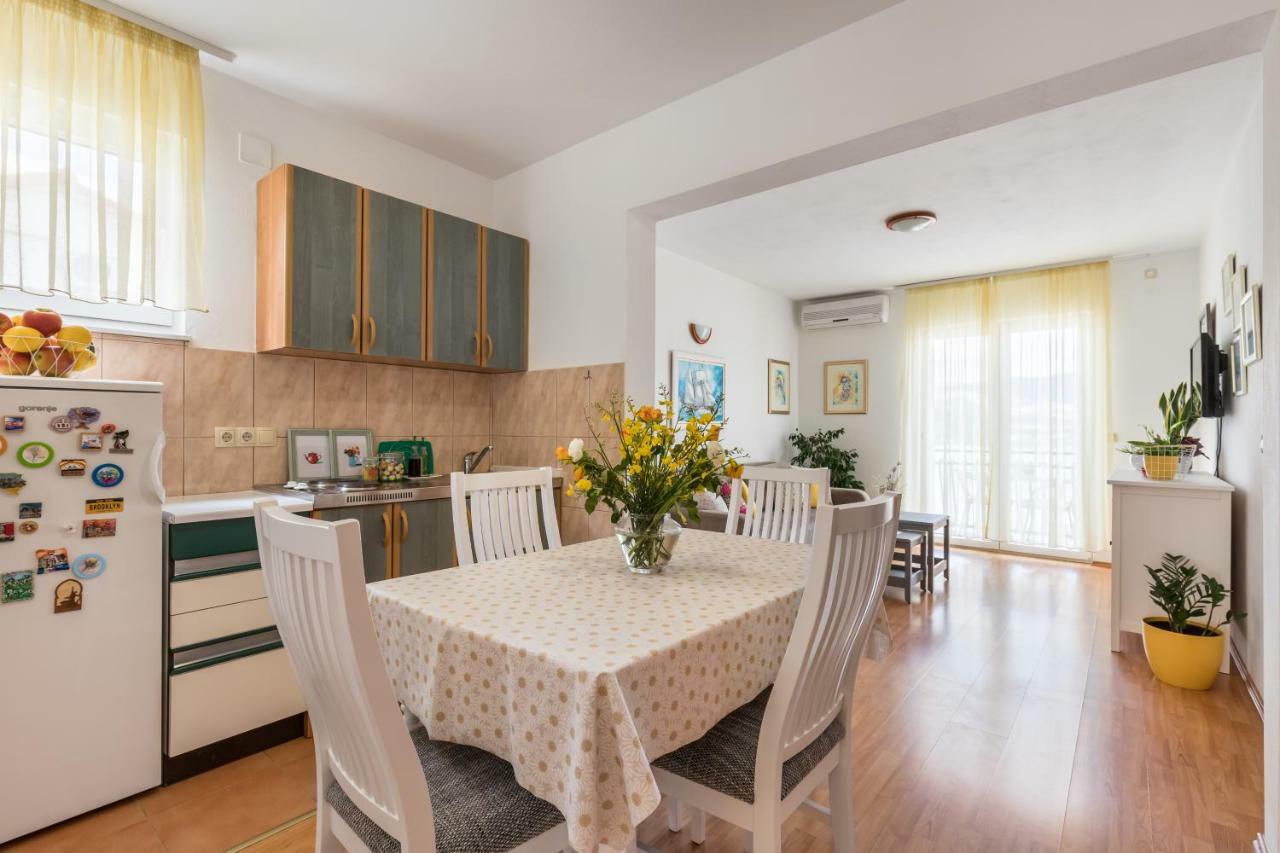 Apartments Rogulj Трогір Екстер'єр фото