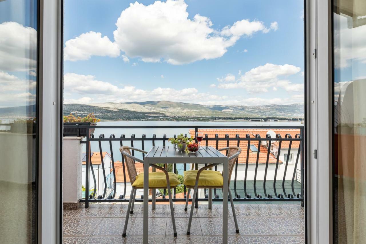 Apartments Rogulj Трогір Екстер'єр фото