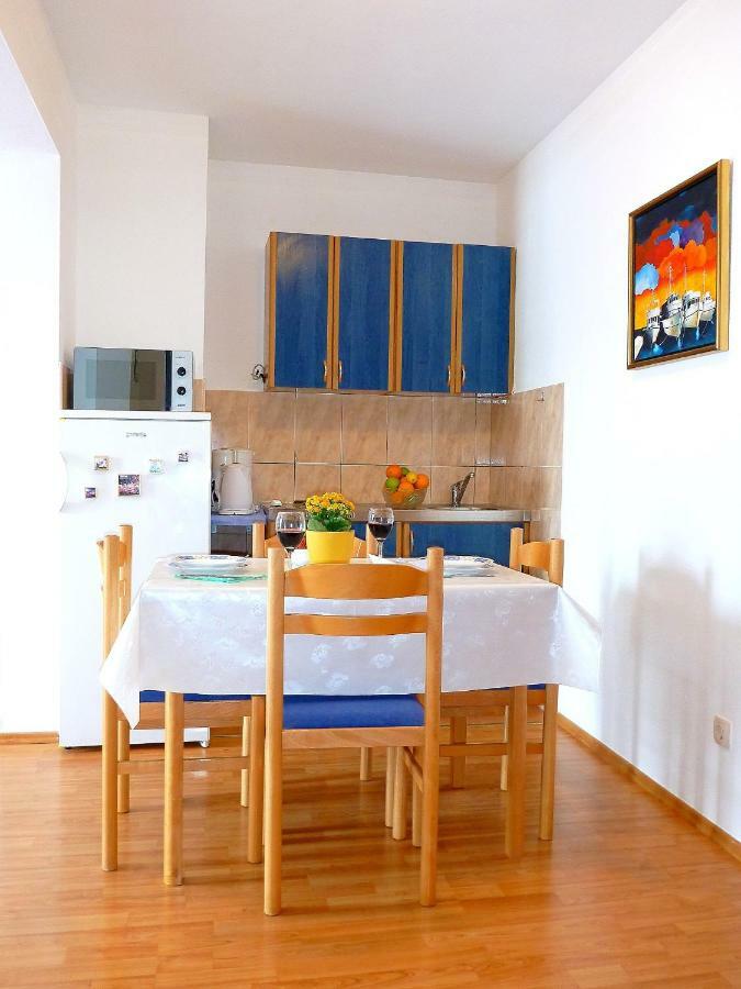 Apartments Rogulj Трогір Екстер'єр фото