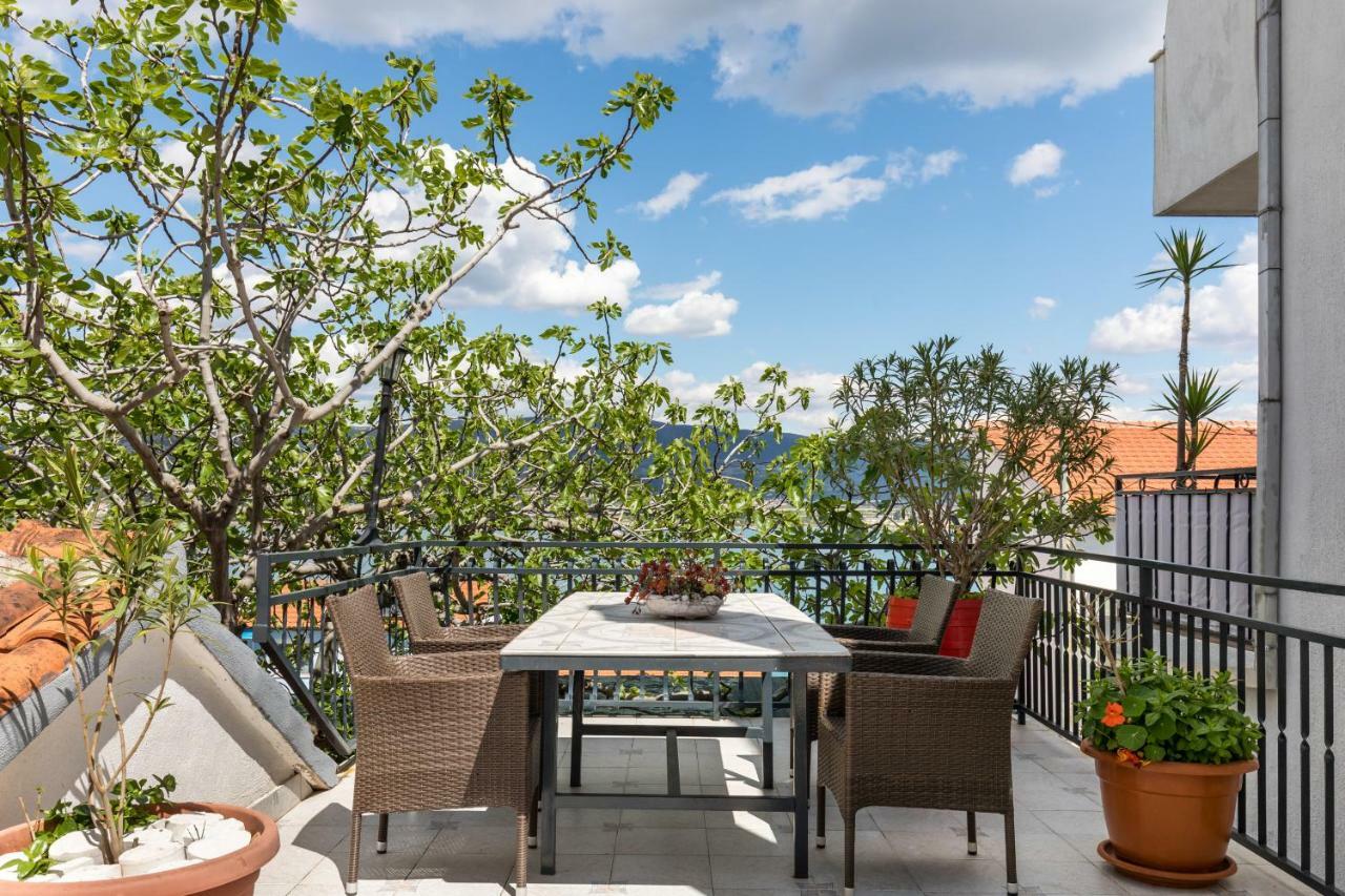 Apartments Rogulj Трогір Екстер'єр фото